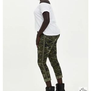 GU-CROP AVIATOR SKINNY STRETCH TWILL MID-RISE PANT